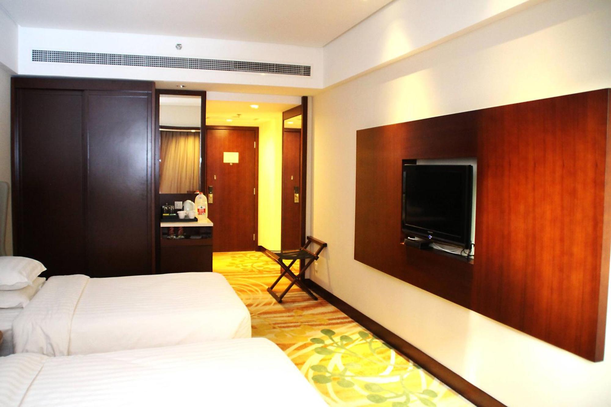 Ramada By Wyndham Beijing Airport Hotel Shunyi Екстериор снимка